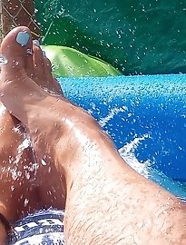 Hydrotaphic foot pampering