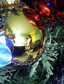 Women in their solo play