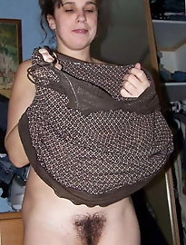 Tempting experienced cougar is baring it all on photo