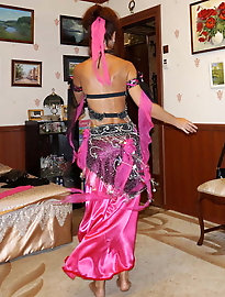 Mature dames are posing fully undressed on photo