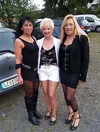 Mature ladies are posing totally undressed