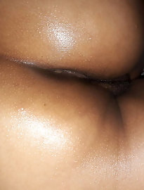 Aged mistress is getting naked on pix