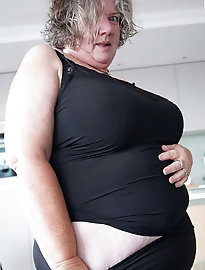 Lustful experienced mama in perfect shape