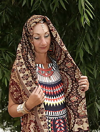 Pervert mature damsel in her solo play