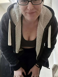 Older mistress is posing naked